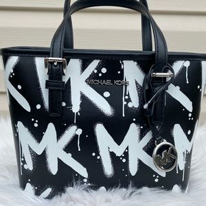 Michael kors small satchel purse